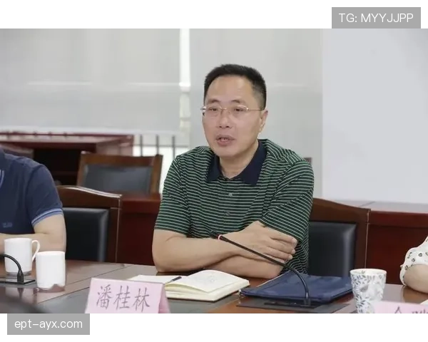 裁判沟通系统如何提升判罚准确性与场上协作效率解读